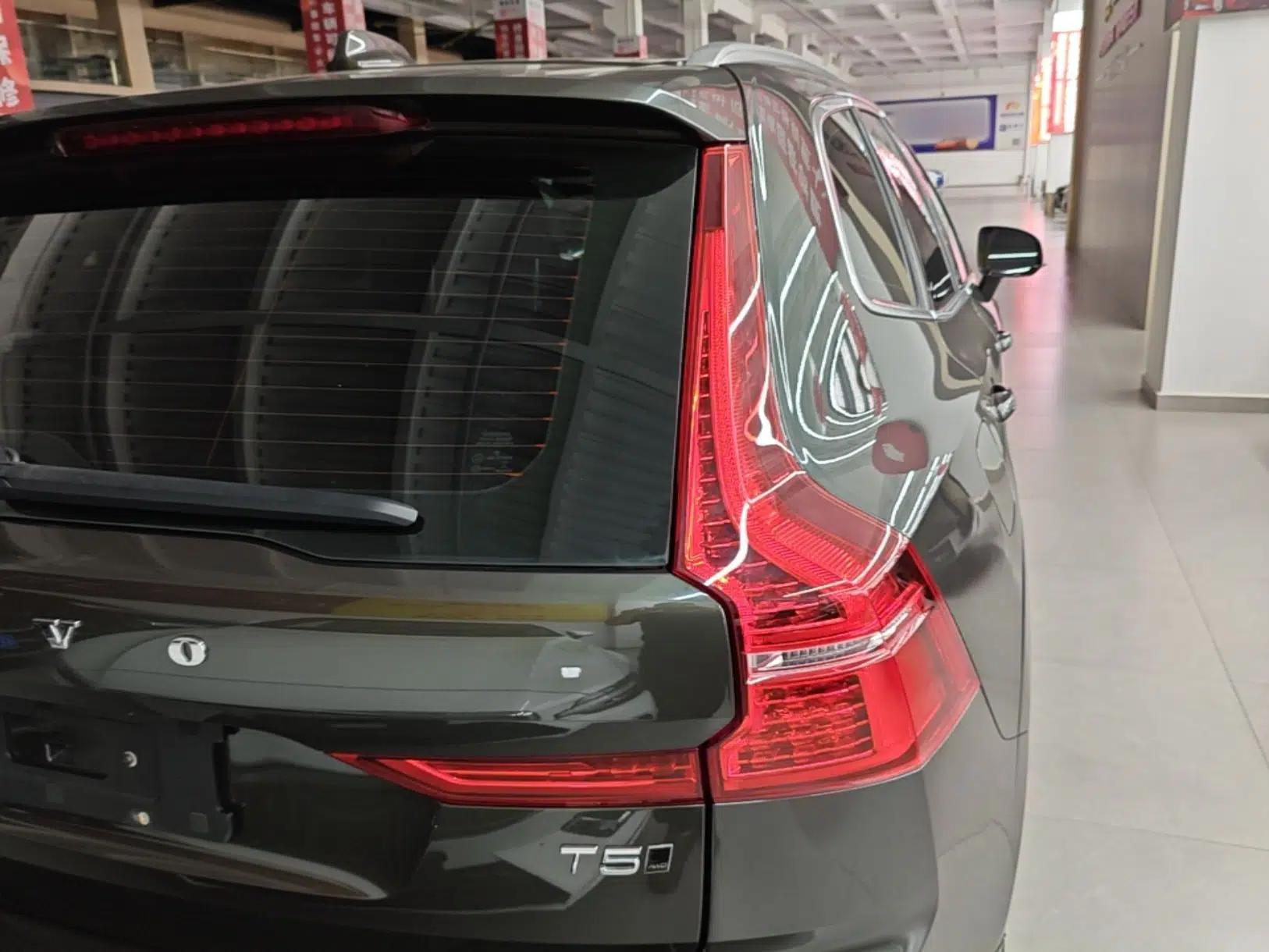 Volvo XC60 2021 T5 4x4 Smart Luxury Edition — миниатюра 9