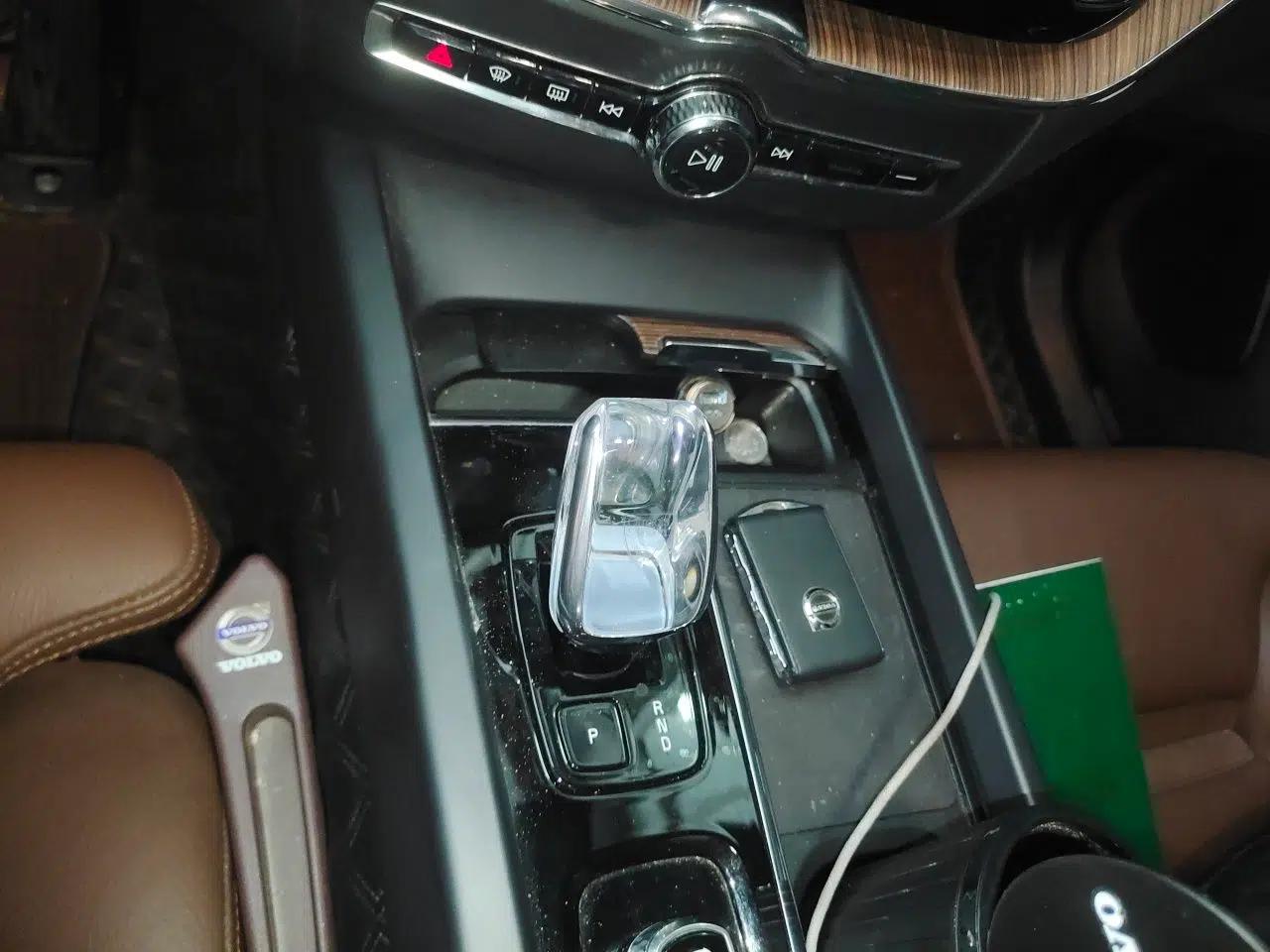 Volvo XC60 2023 B5 4x4 Smart Luxury Edition — миниатюра 14