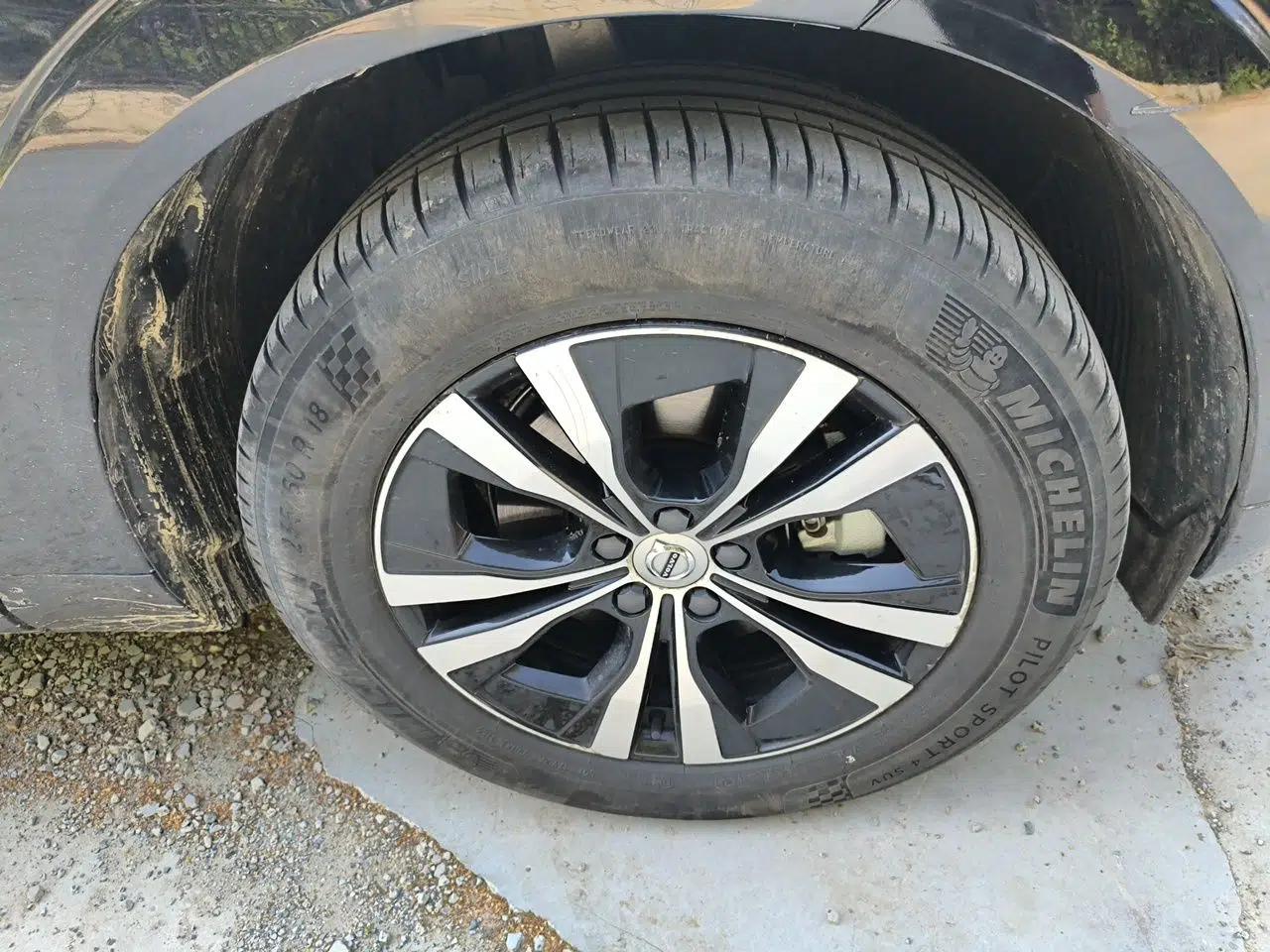 Volvo XC60 2023 B5 4x4 Smart Luxury Edition — миниатюра 8
