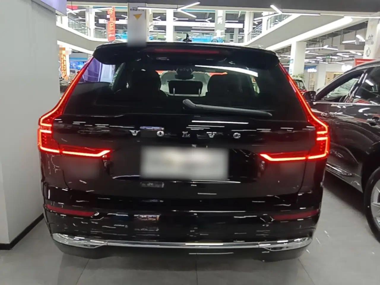 Volvo XC60 2022 B5 4x4 Smart Luxury Edition — миниатюра 5