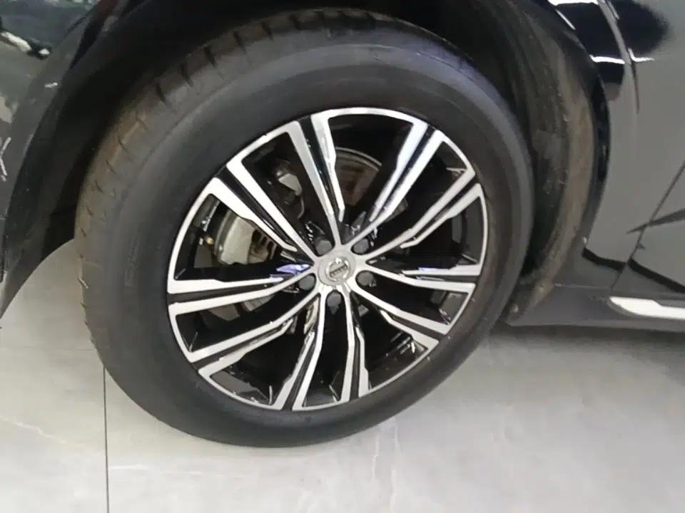 Volvo XC60 2022 B5 4x4 Smart Luxury Edition — миниатюра 10