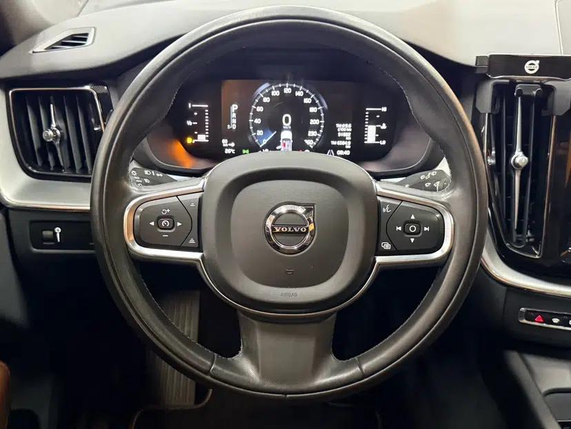 Volvo XC60 2021 T5 4x4 Smart Luxury Edition — миниатюра 16