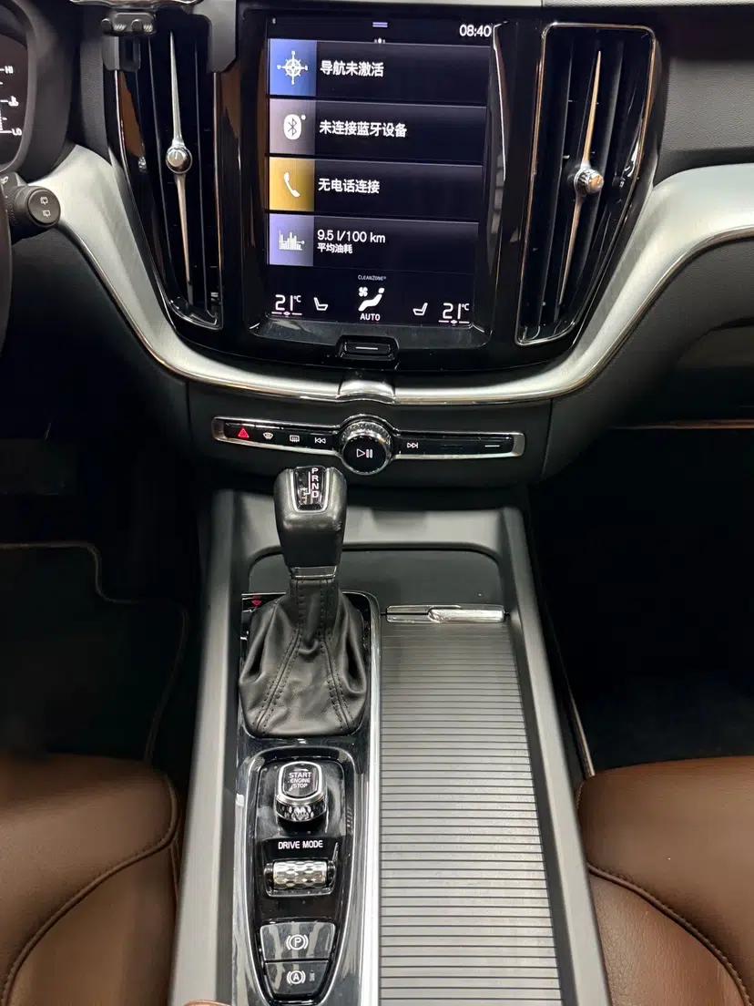 Volvo XC60 2021 T5 4x4 Smart Luxury Edition — миниатюра 17
