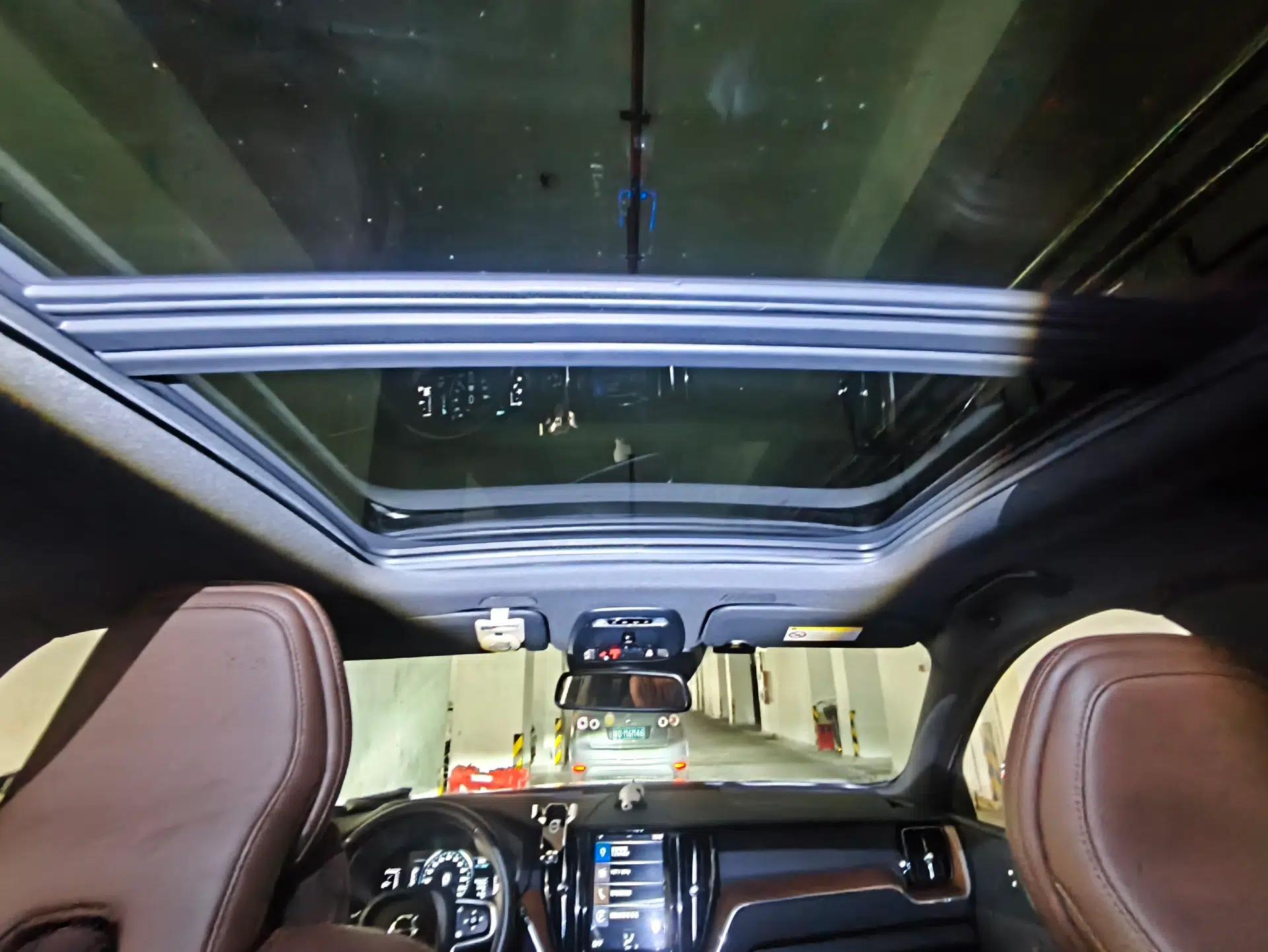 Volvo XC60 2021 T5 4x4 Zhiyi Sport Edition — миниатюра 18