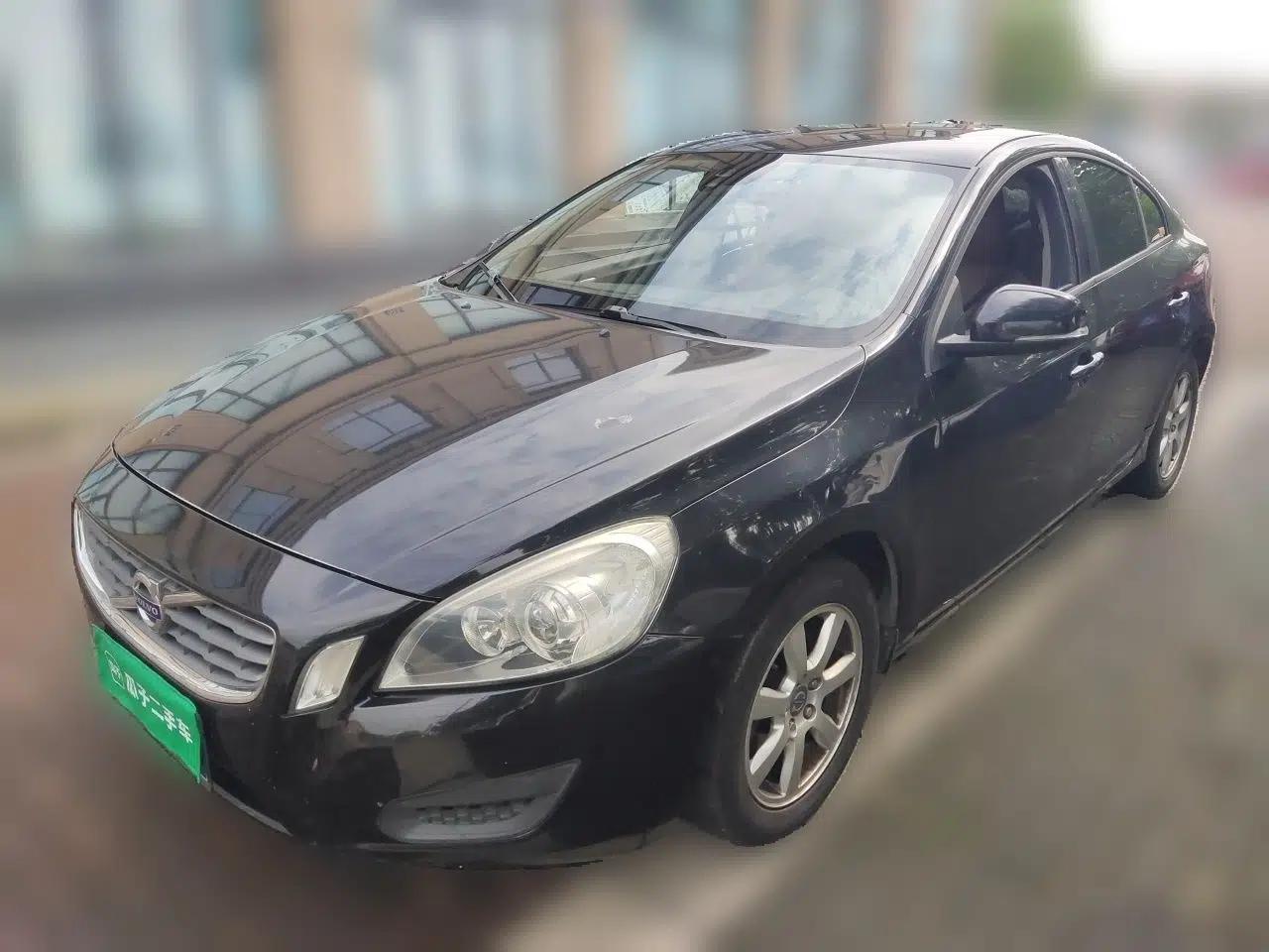 Volvo S60 2013 2.0T Progressive Edition — миниатюра 1
