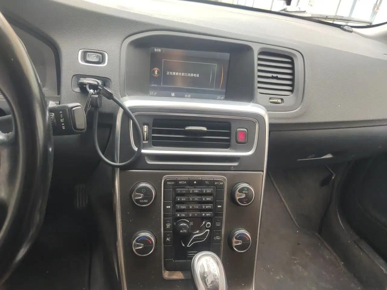 Volvo S60 2013 2.0T Progressive Edition — миниатюра 13
