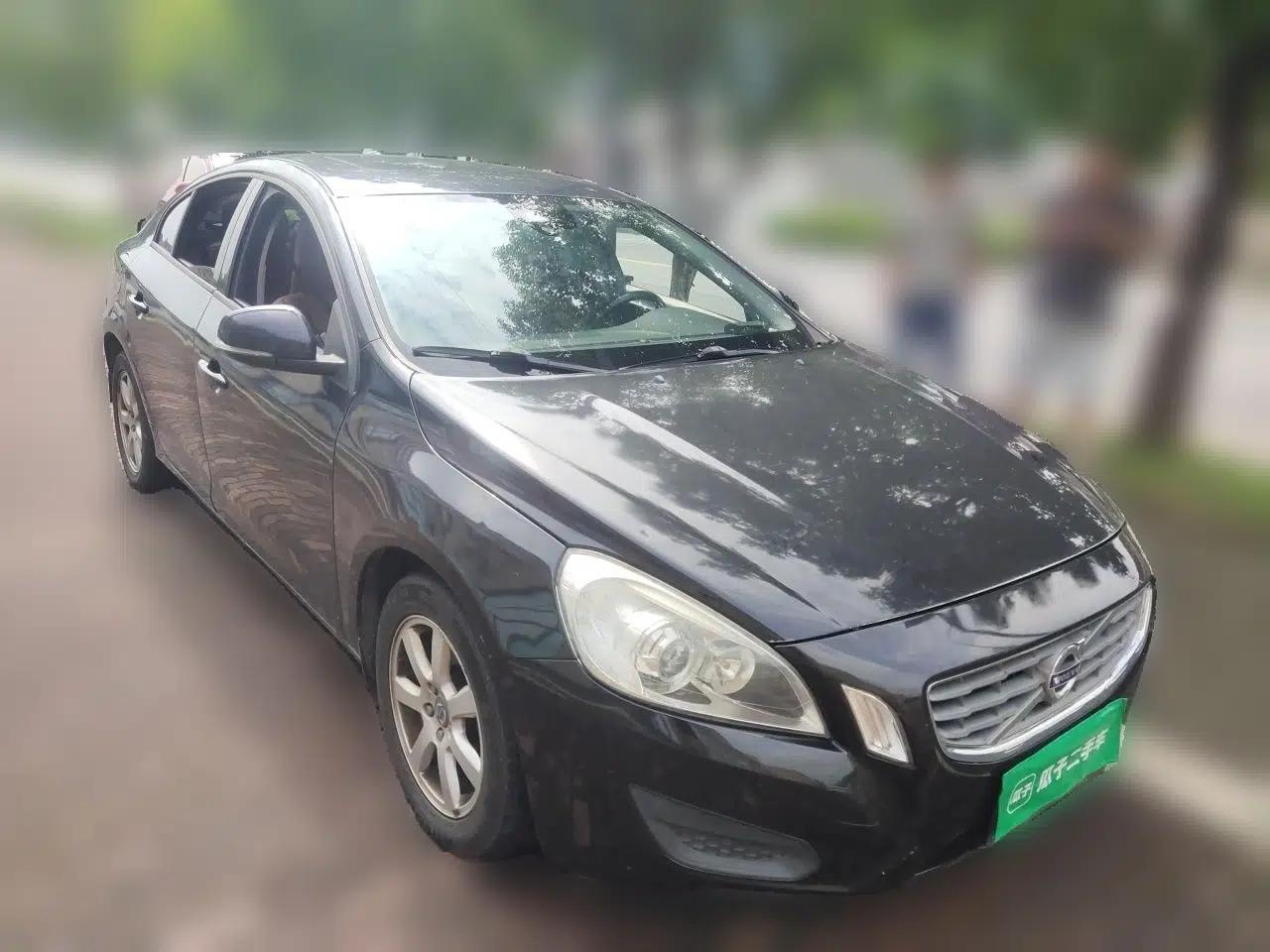 Volvo S60 2013 2.0T Progressive Edition — миниатюра 3