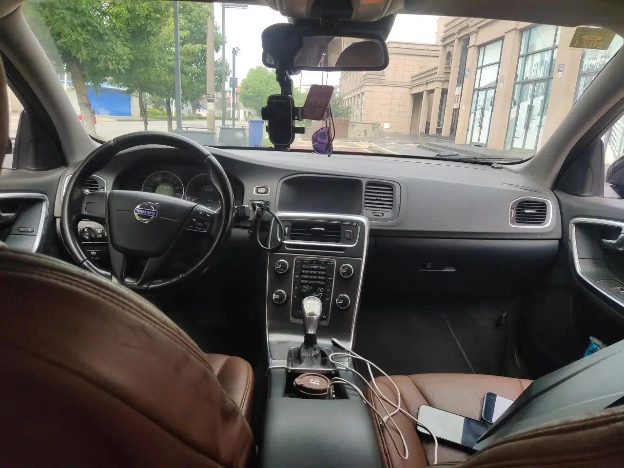 Volvo S60 2013 2.0T Progressive Edition — миниатюра 9