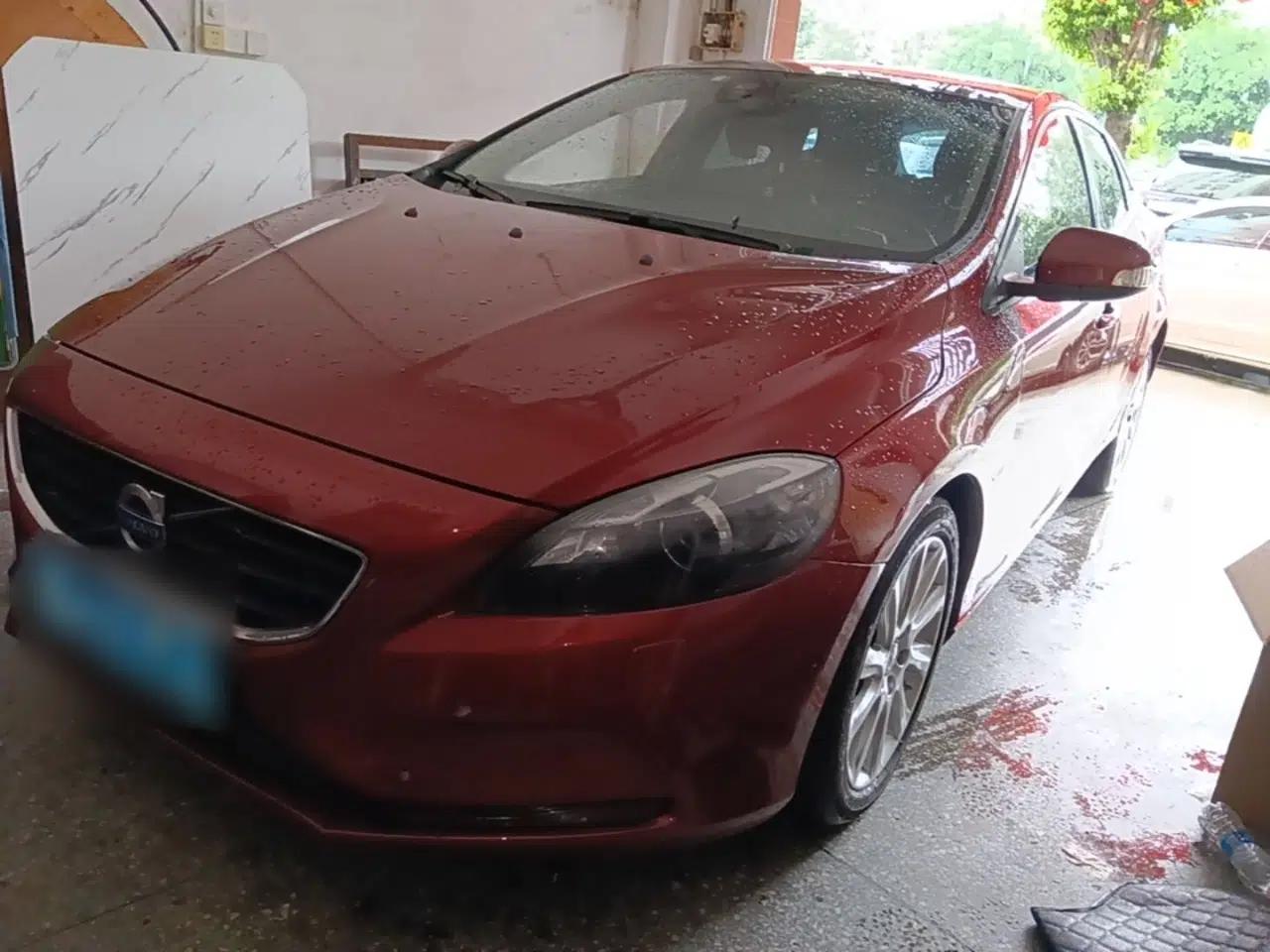 Volvo V40 2015 1.6T Zhiyi Edition — миниатюра 1