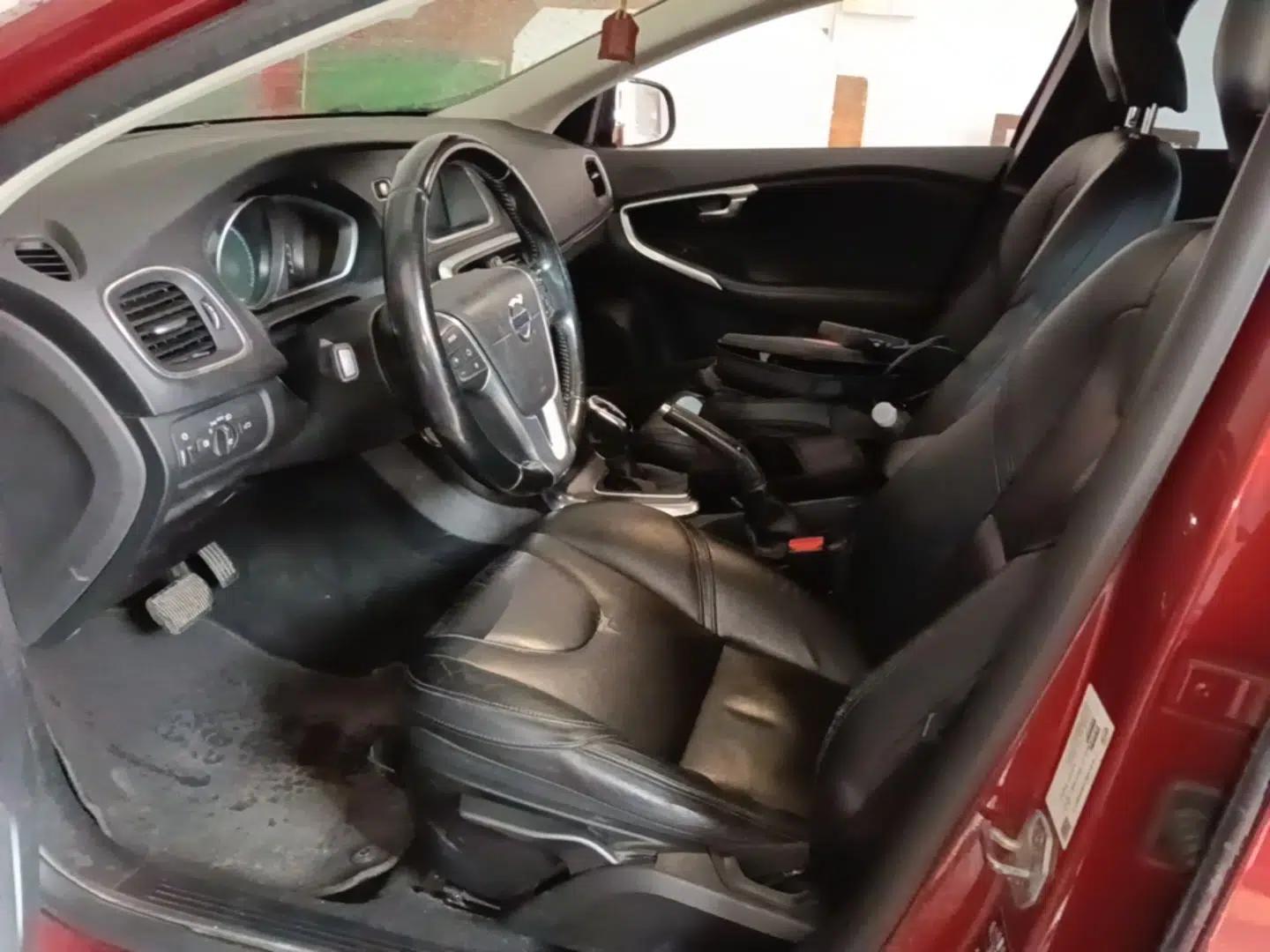 Volvo V40 2015 1.6T Zhiyi Edition — миниатюра 17