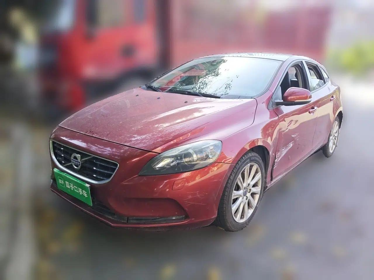Volvo V40 2016 T3 Zhiyi Edition — миниатюра 1