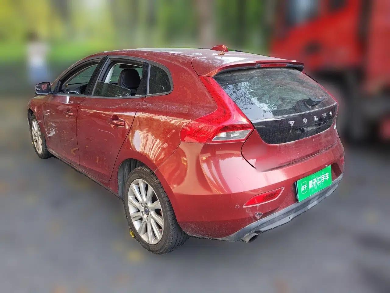 Volvo V40 2016 T3 Zhiyi Edition — миниатюра 4