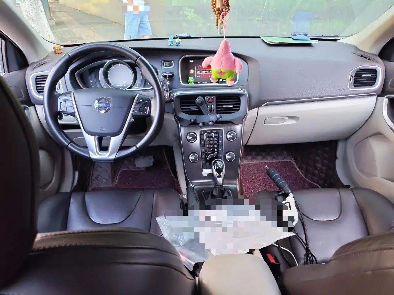 Volvo V40 2016 T3 Zhiyi Edition — миниатюра 9