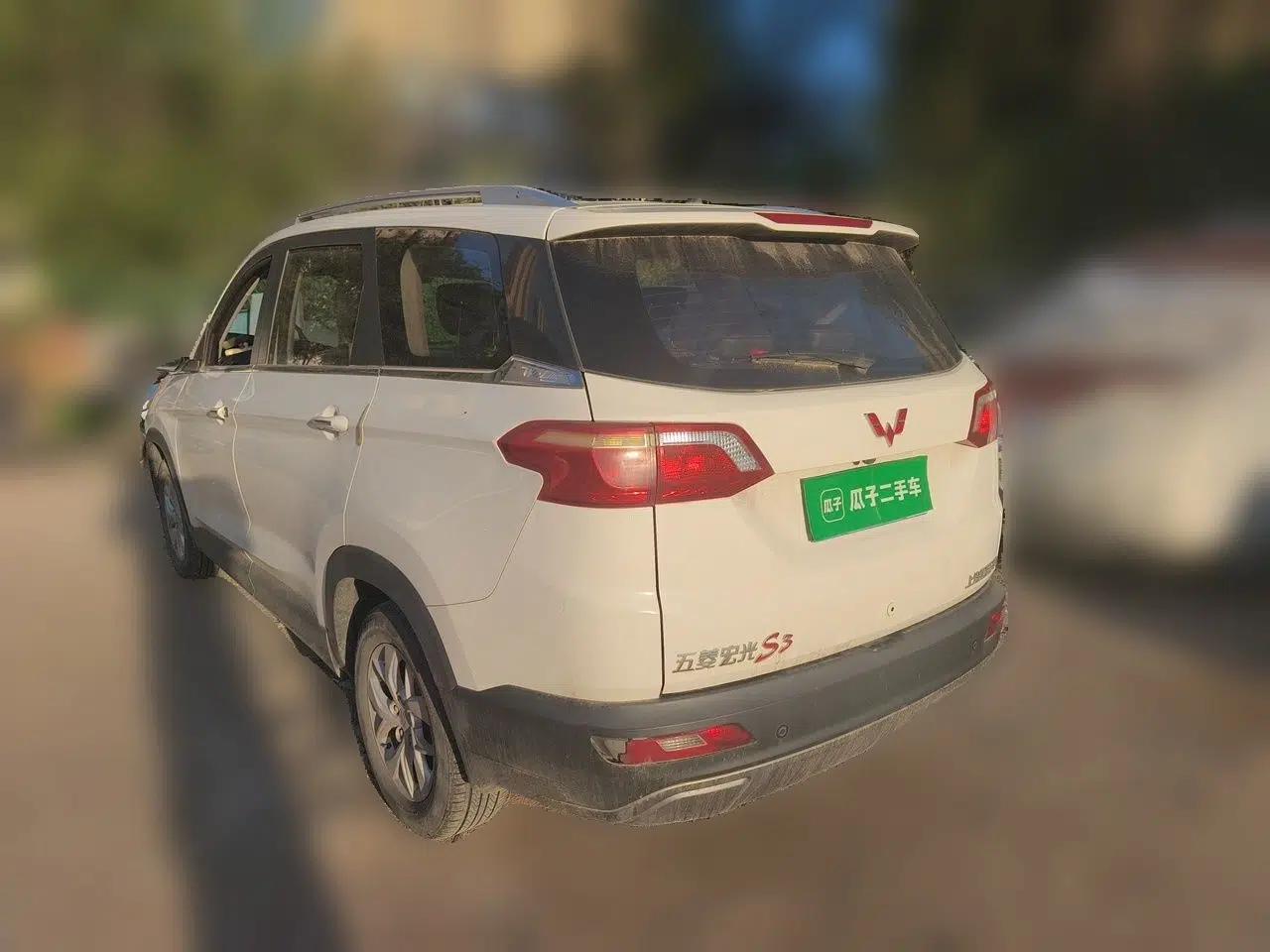 Wuling Hongguang S3 2019 1.5L Manual Luxury Model China VI Standard — миниатюра 4