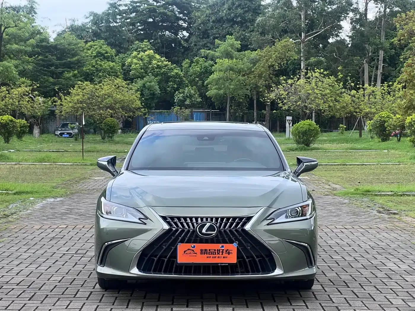 Lexus ES 2023 200 Premium Edition — миниатюра 2