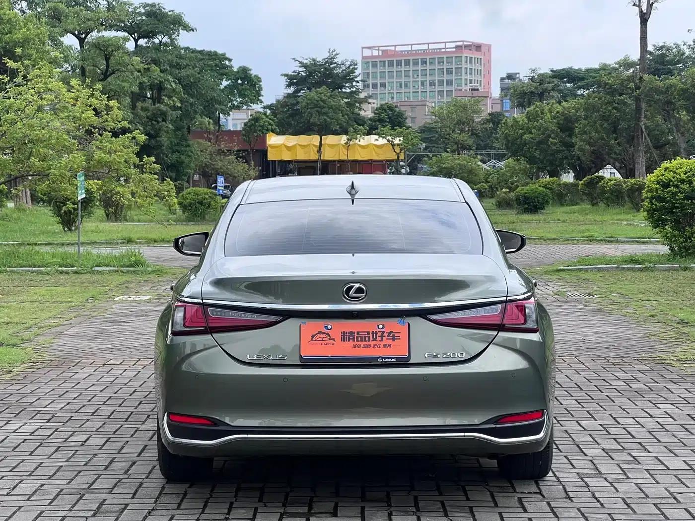 Lexus ES 2023 200 Premium Edition — миниатюра 13