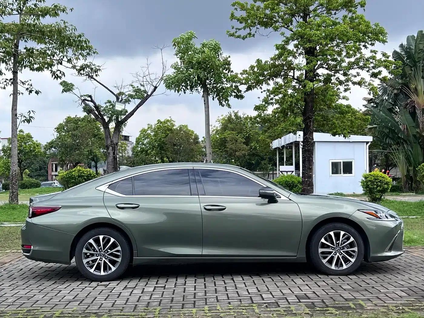 Lexus ES 2023 200 Premium Edition — миниатюра 17