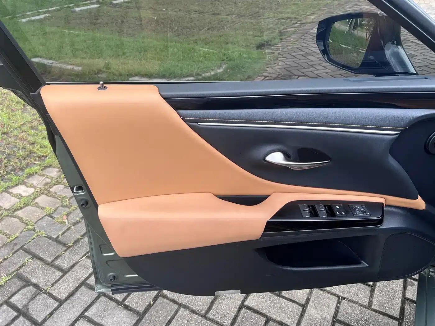 Lexus ES 2023 200 Premium Edition — миниатюра 5
