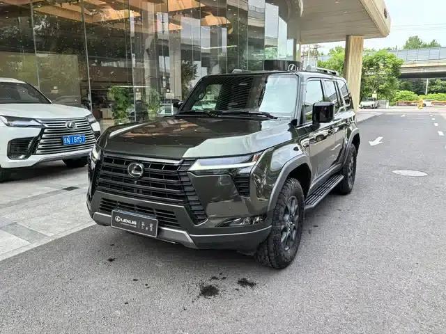 Lexus GX 2024 Overtrail Peak Edition