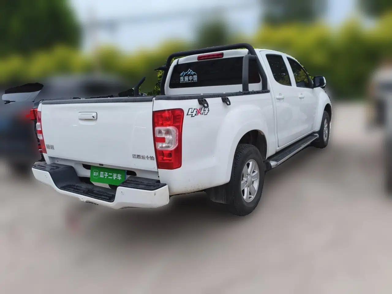 Isuzu JLM 2022 2.8T Classic Diesel 4x4 Comfort Plus Long Wheelbase Version JE493ZLQ6E — миниатюра 6