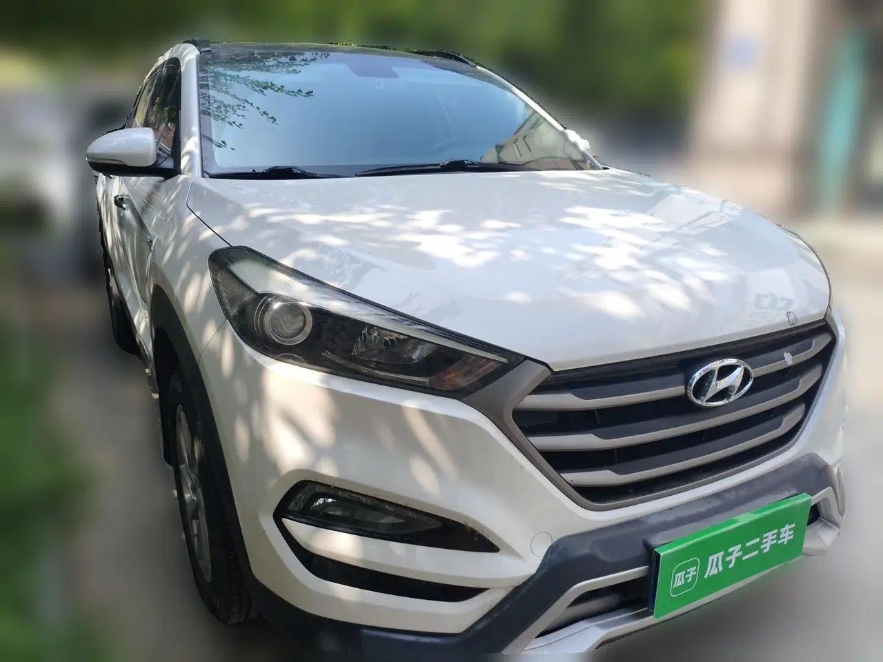 Hyundai Tucson 2015 1.6T Dual-Clutch Two-Wheel-Drive Smart Model — миниатюра 3