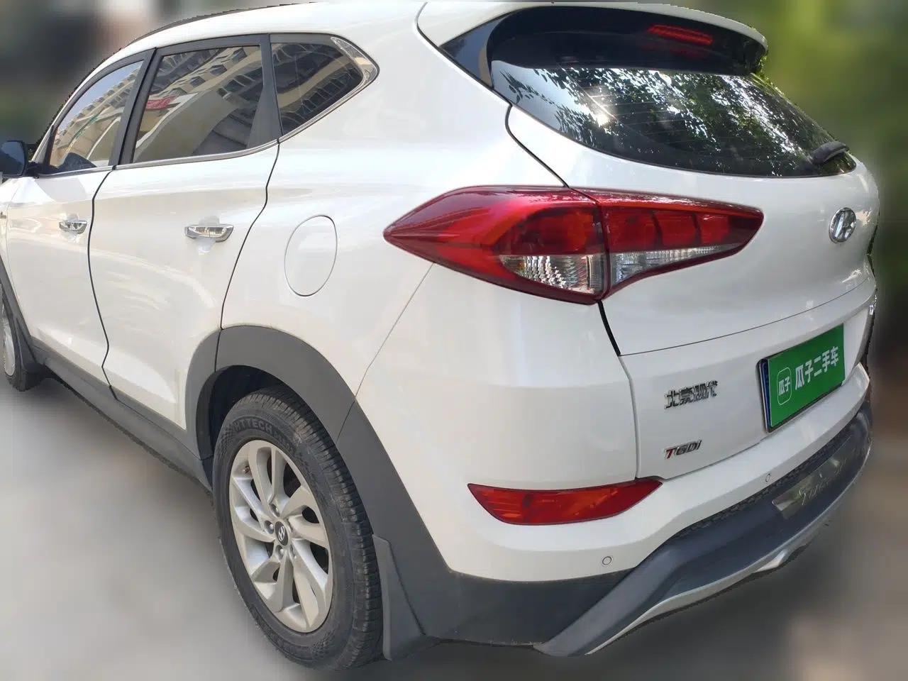 Hyundai Tucson 2015 1.6T Dual-Clutch Two-Wheel-Drive Smart Model — миниатюра 4
