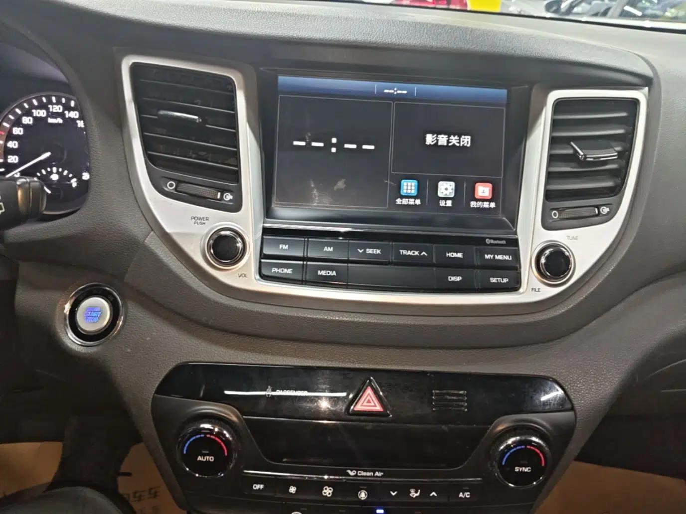 Hyundai Tucson 2015 1.6T Dual-Clutch Two-Wheel-Drive Smart Model — миниатюра 15