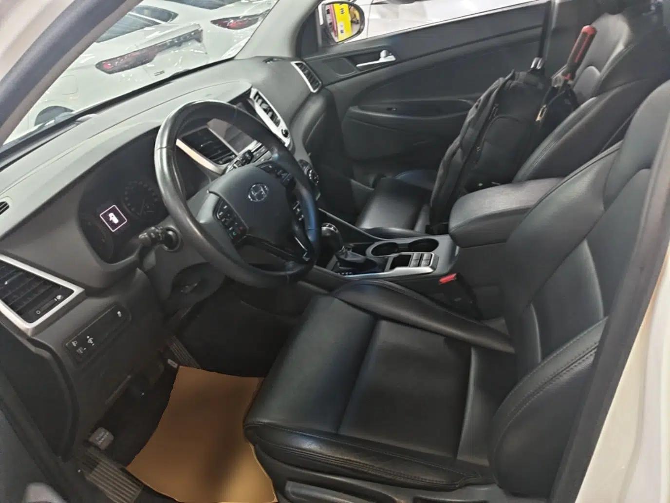 Hyundai Tucson 2015 1.6T Dual-Clutch Two-Wheel-Drive Smart Model — миниатюра 17