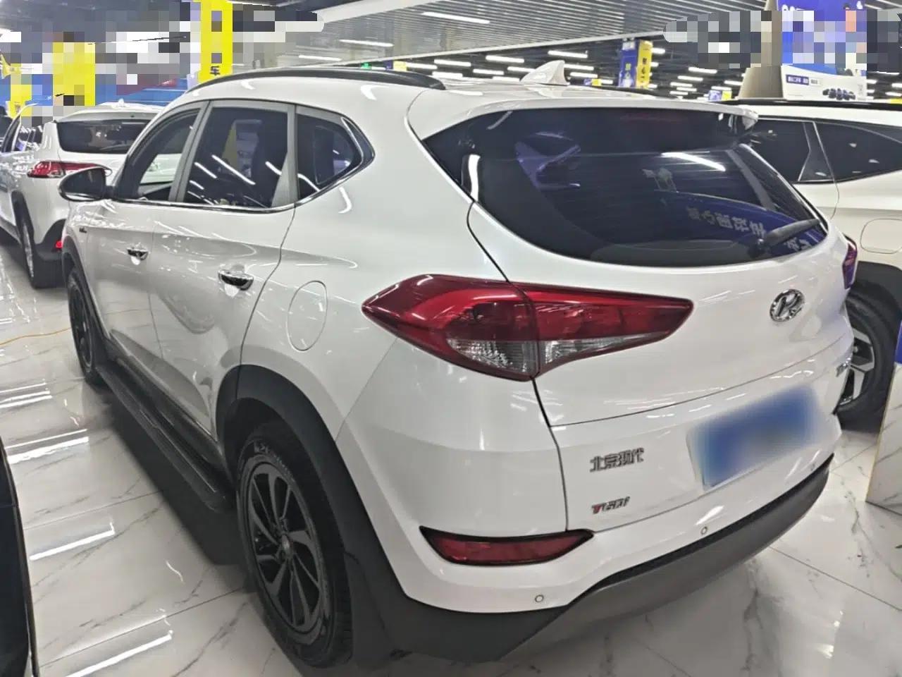 Hyundai Tucson 2015 1.6T Dual-Clutch Two-Wheel-Drive Smart Model — миниатюра 4