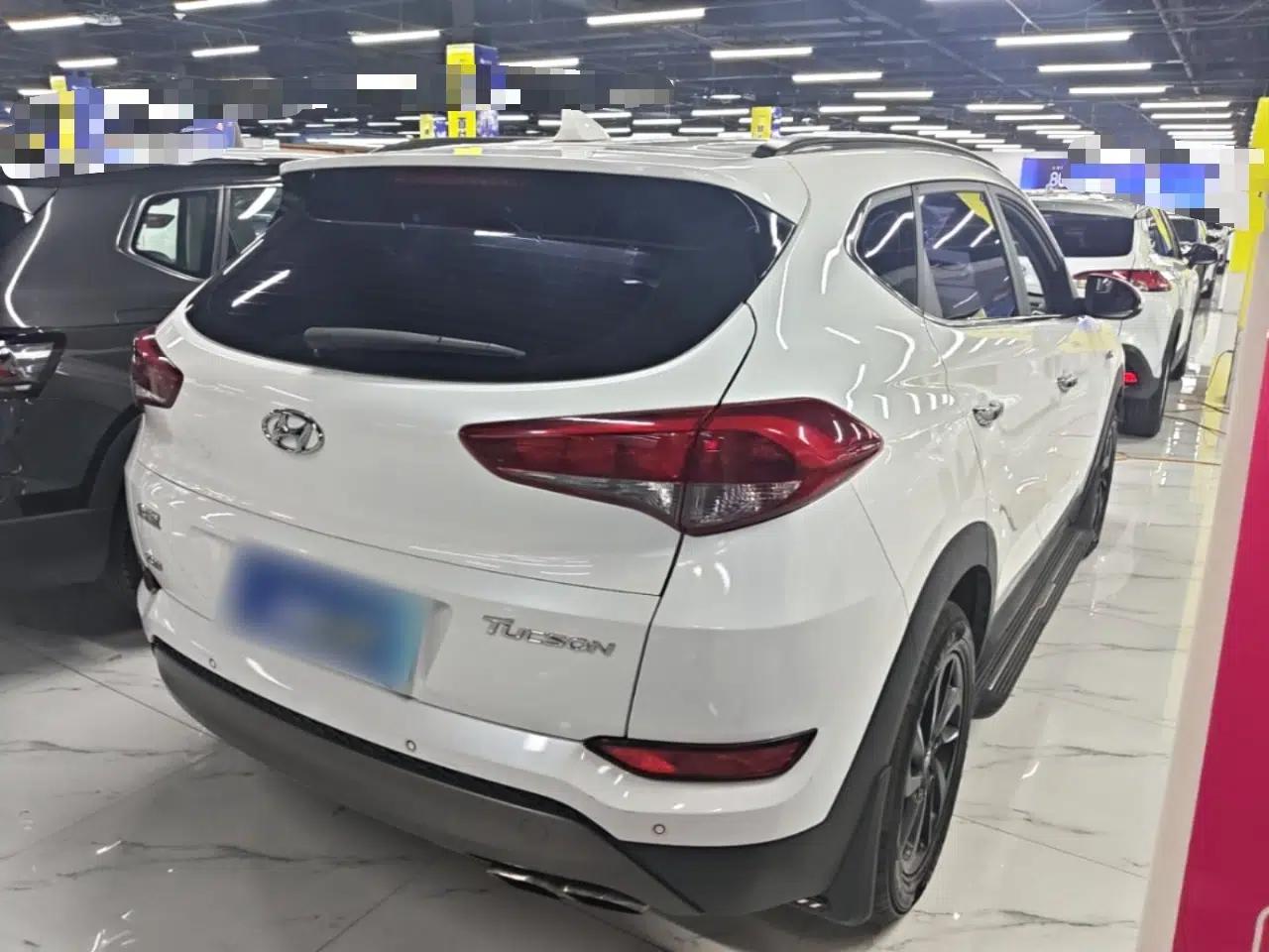 Hyundai Tucson 2015 1.6T Dual-Clutch Two-Wheel-Drive Smart Model — миниатюра 6