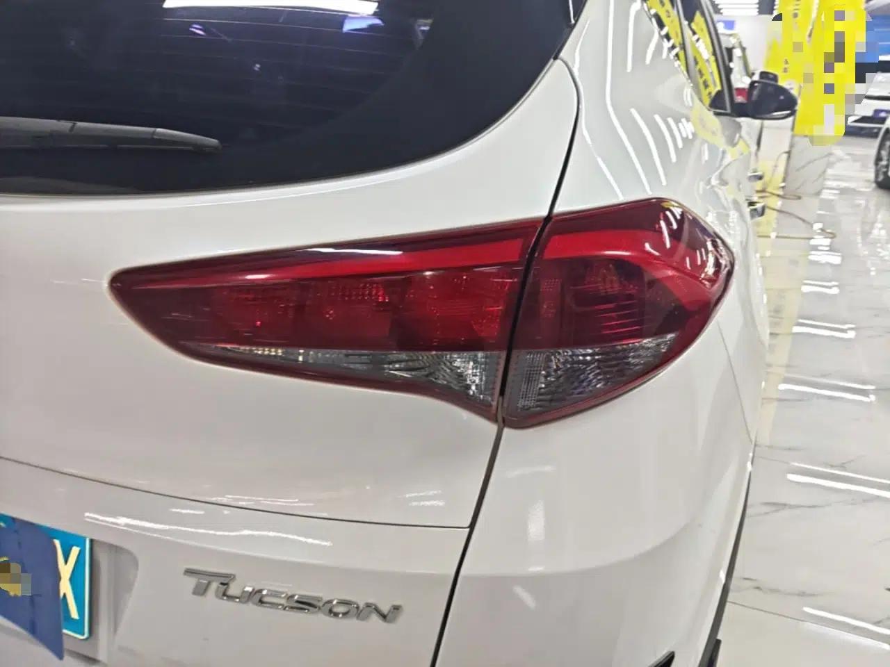 Hyundai Tucson 2015 1.6T Dual-Clutch Two-Wheel-Drive Smart Model — миниатюра 9