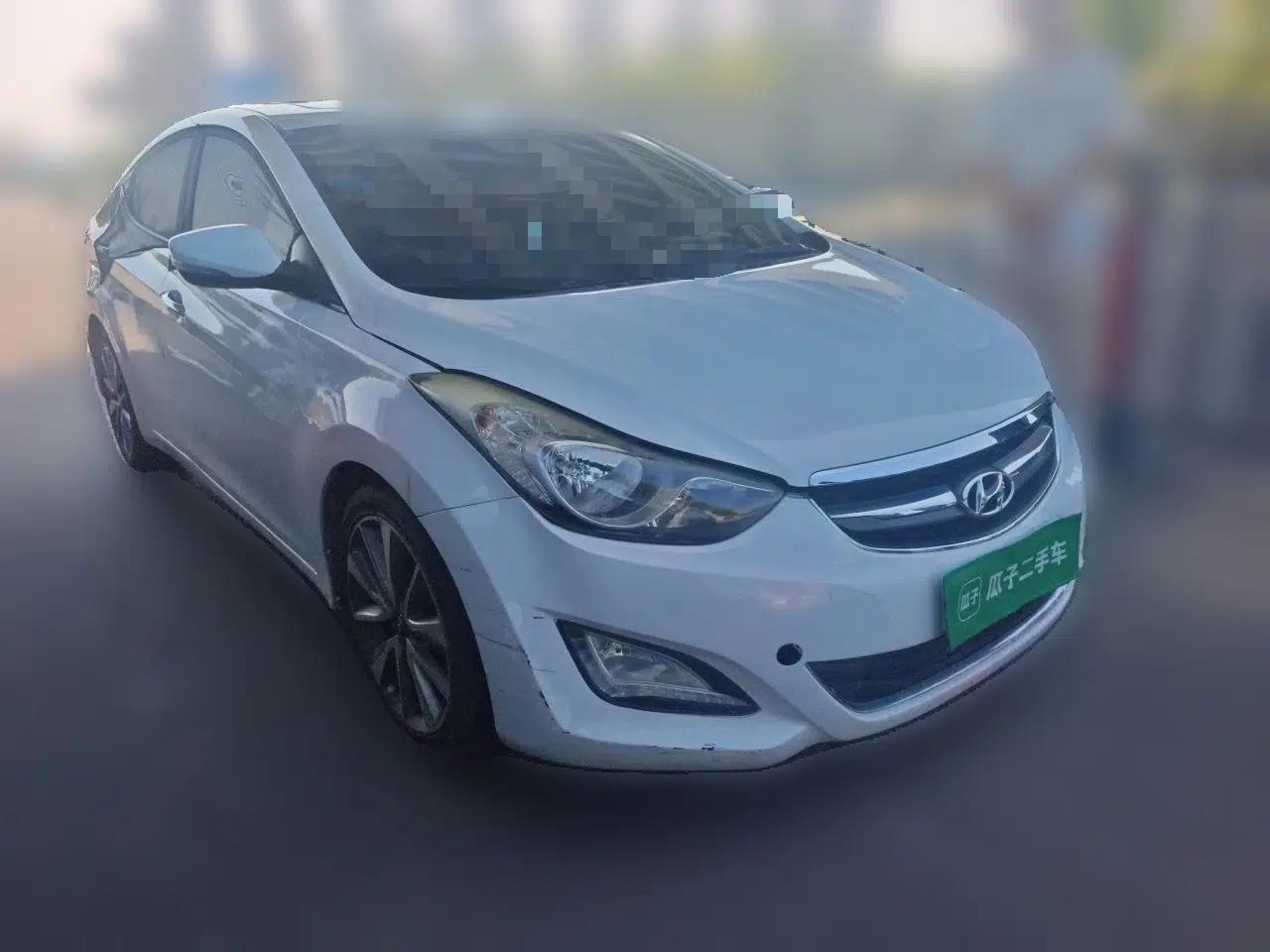 Hyundai Elantra (5th Generation / Langdong) 2015 1.6L Automatic Leading Model — миниатюра 3