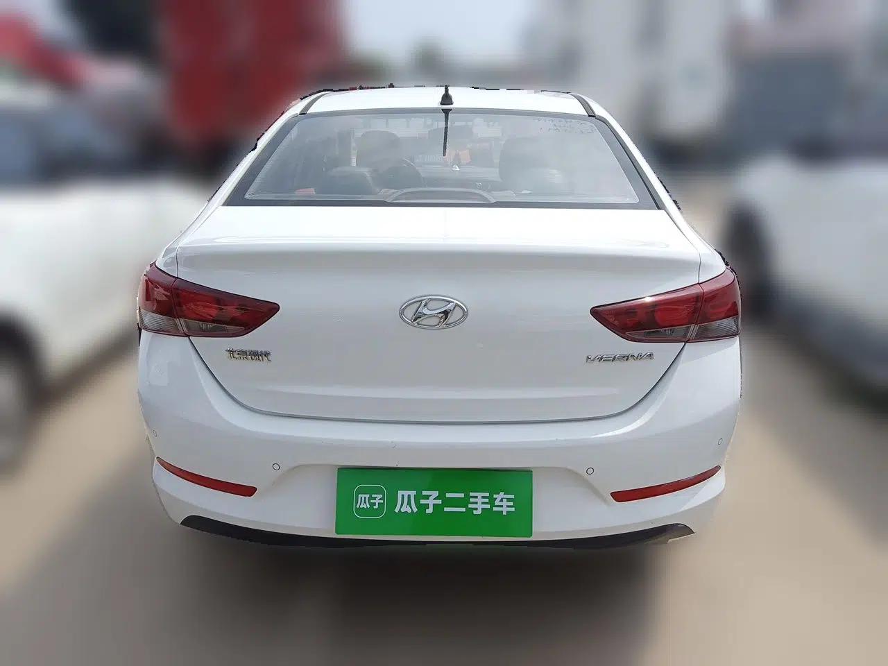Hyundai Verna (new generation) 2016 1.4L Manual Cool Edition GLS — миниатюра 5