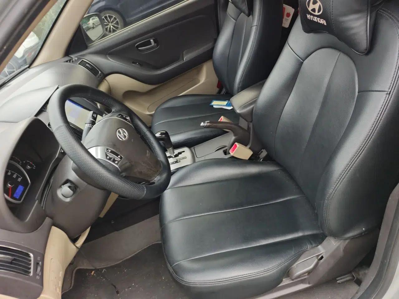 Hyundai Celesta 2011 1.6L Automatic Comfort Edition — миниатюра 15