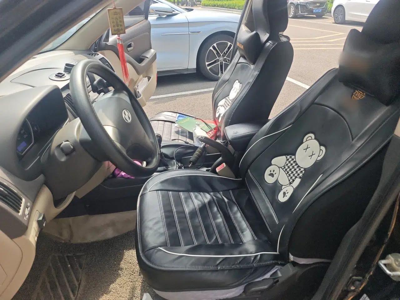 Hyundai Celesta 2011 1.6L Manual Comfort Edition — миниатюра 15