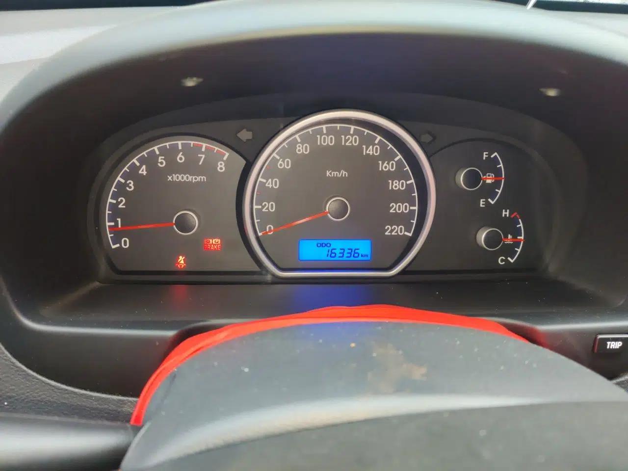 Hyundai Celesta 2011 1.6L Manual Comfort Edition — миниатюра 11