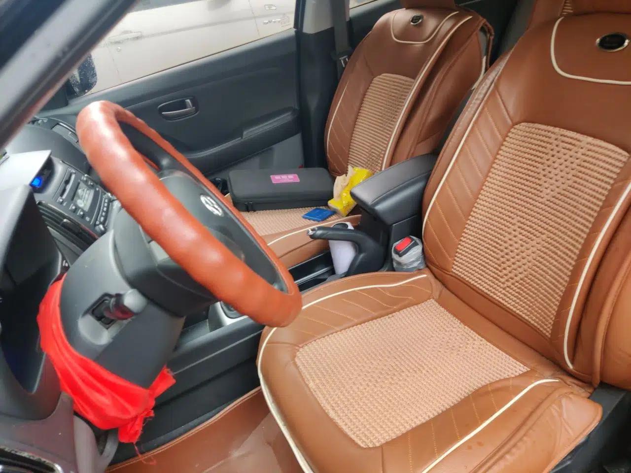 Hyundai Celesta 2011 1.6L Manual Comfort Edition — миниатюра 15