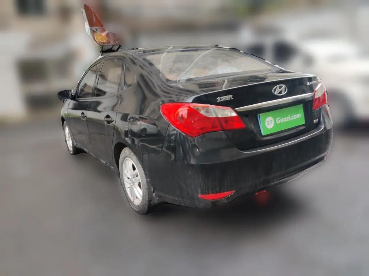 Hyundai Celesta 2011 1.6L Manual Comfort Edition — миниатюра 4
