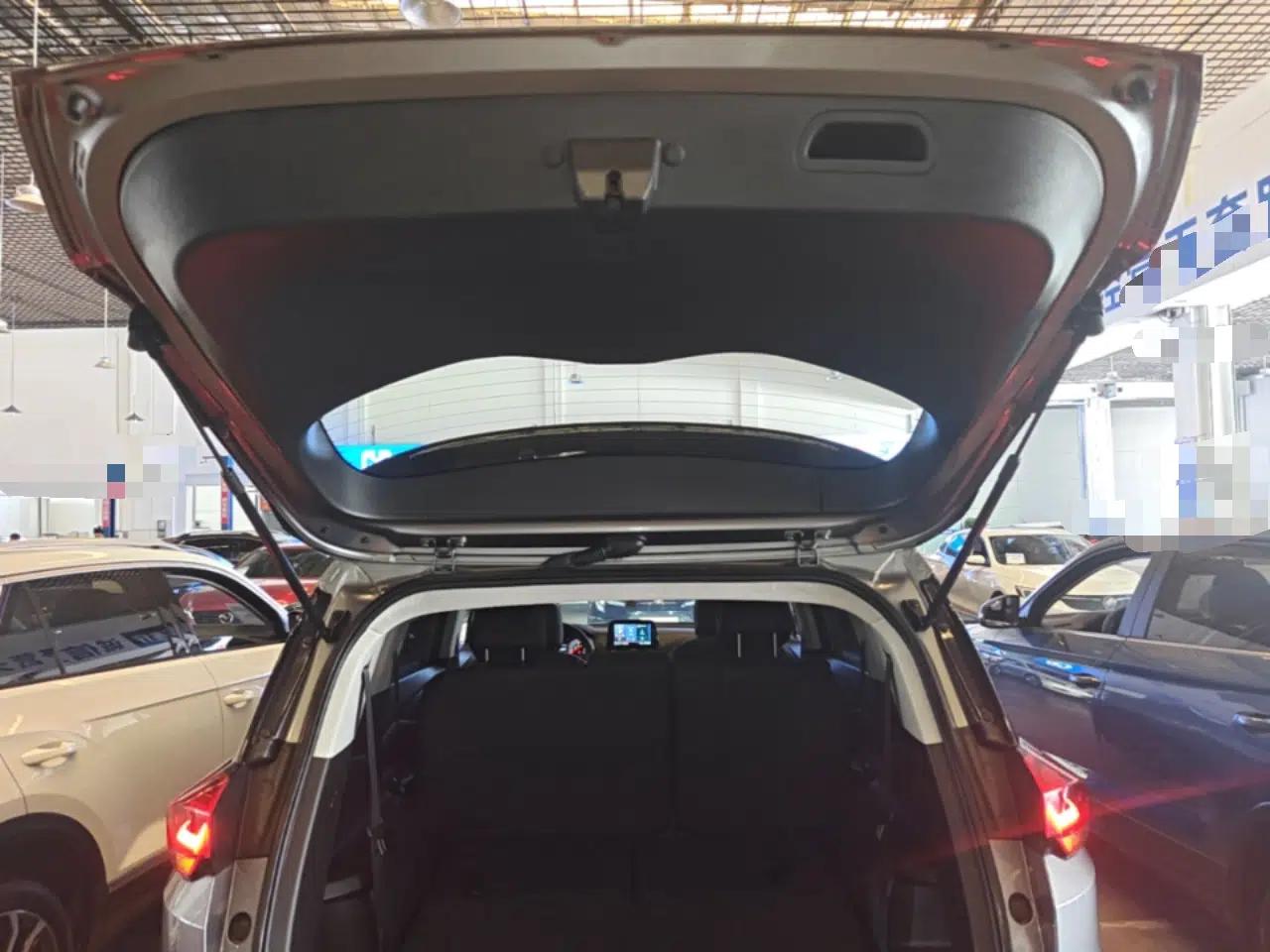 Chevrolet Orlando 2020 Light Hybrid Redline 530T Automatic Enjoyment Edition (5+2 Models) — миниатюра 27