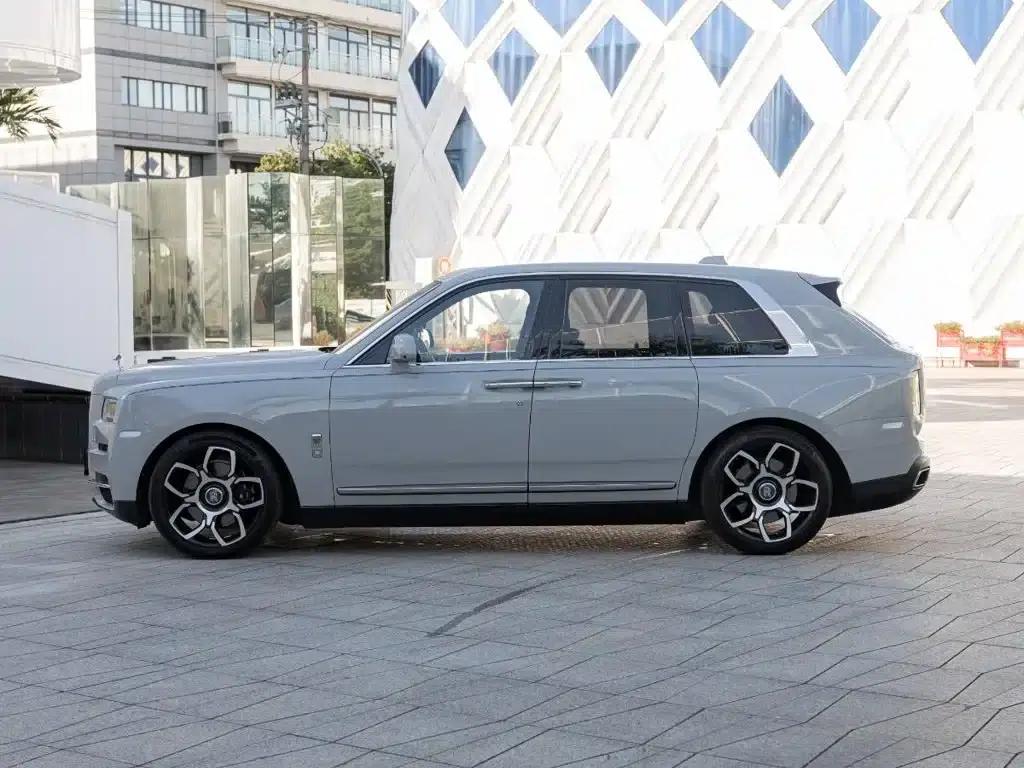2018 Cullinan 5-seater — миниатюра 7