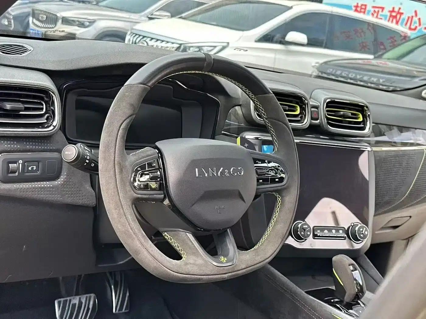 Lynk & Co 03 2021 03+ 2.0TD Automatic Performance Package Edition — миниатюра 9