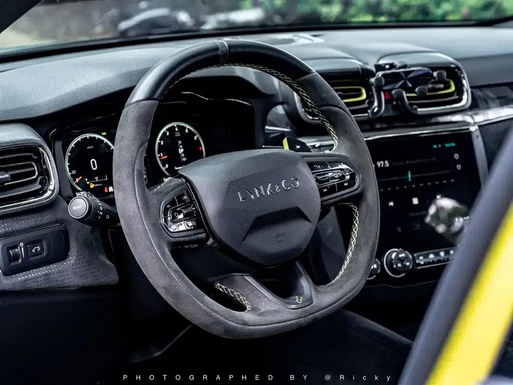 Lynk & Co 03 2021 03+ 2.0TD Automatic Wind Chaser Edition — миниатюра 4