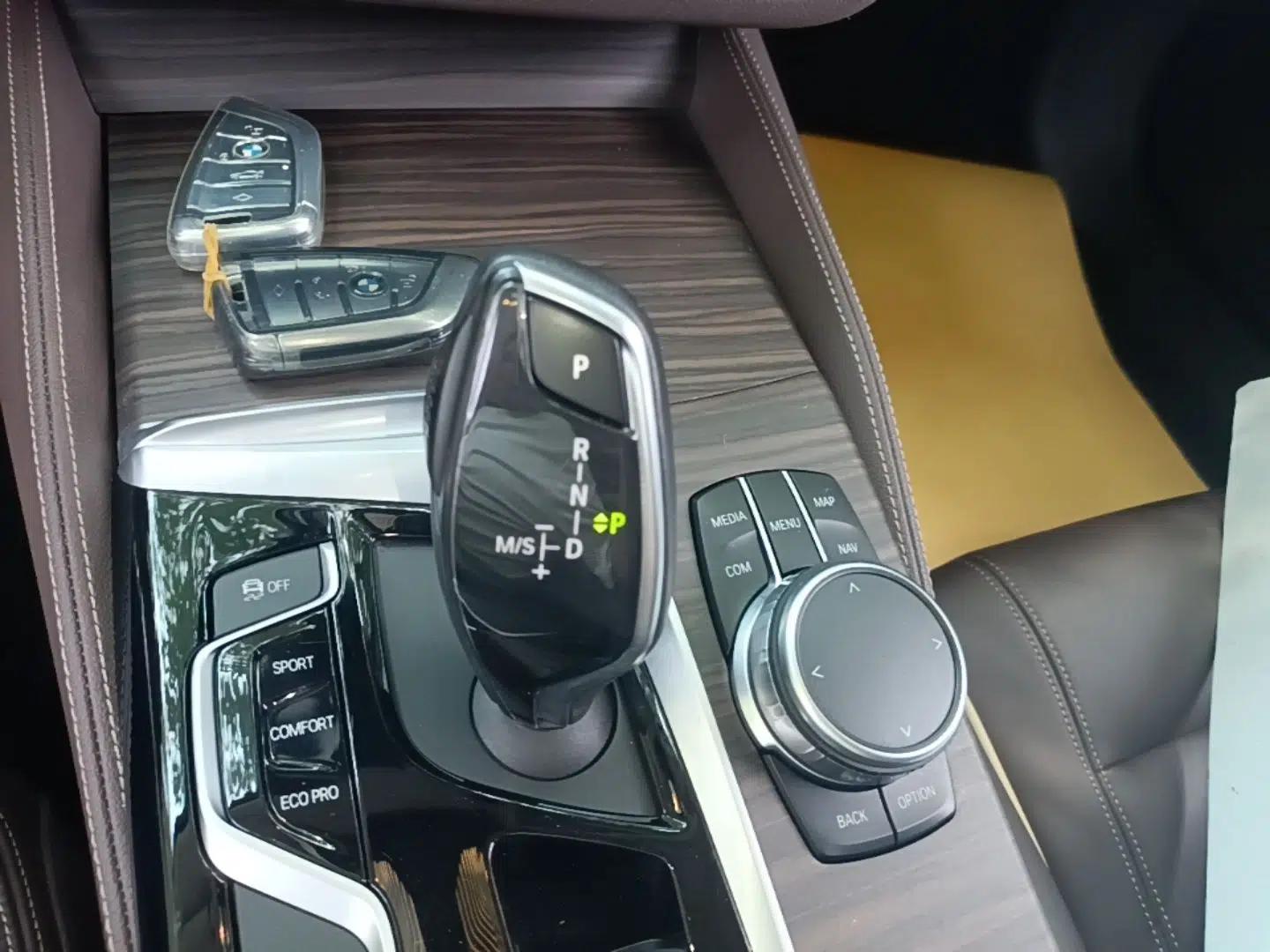 BMW 5 Series 2018 530Li Leading Edition Luxury Package — миниатюра 16