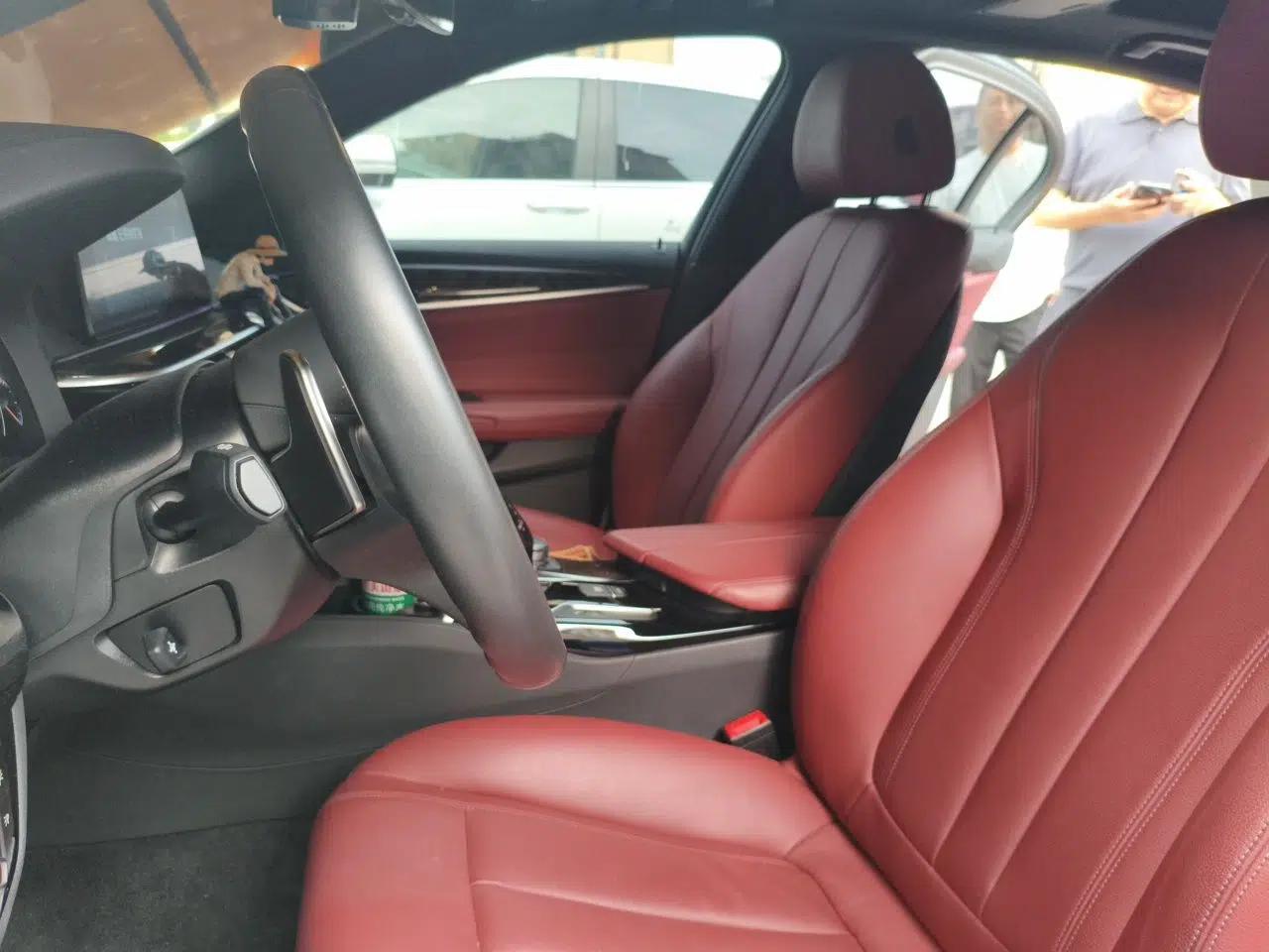 BMW 5 Series 2019 Facelifted 530Li Leading Edition M Sport Package — миниатюра 15
