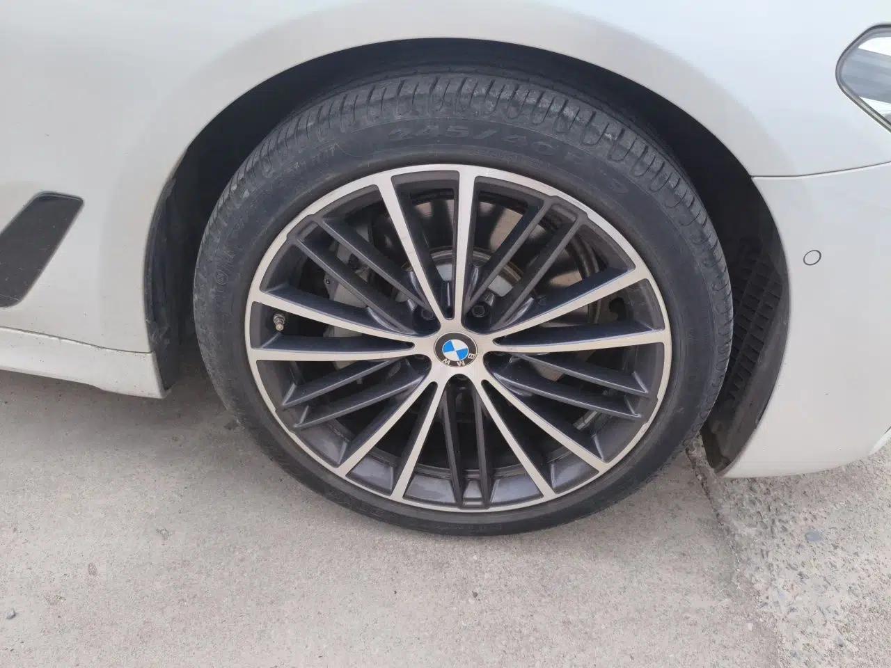 BMW 5 Series 2019 Facelifted 530Li Leading Edition M Sport Package — миниатюра 8