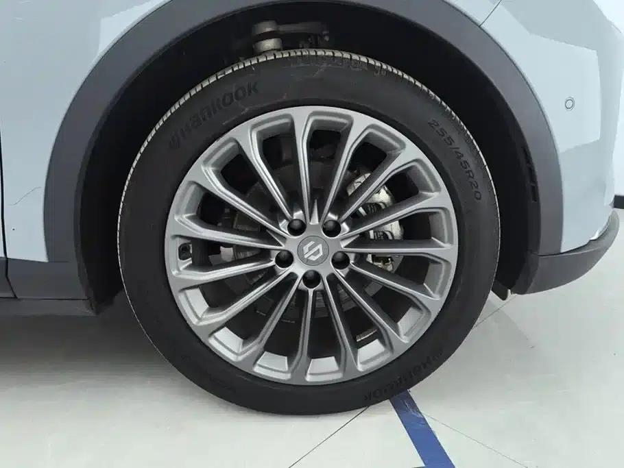 Leapmotor C11 2024 Range Extended 300 Premium Edition — миниатюра 6