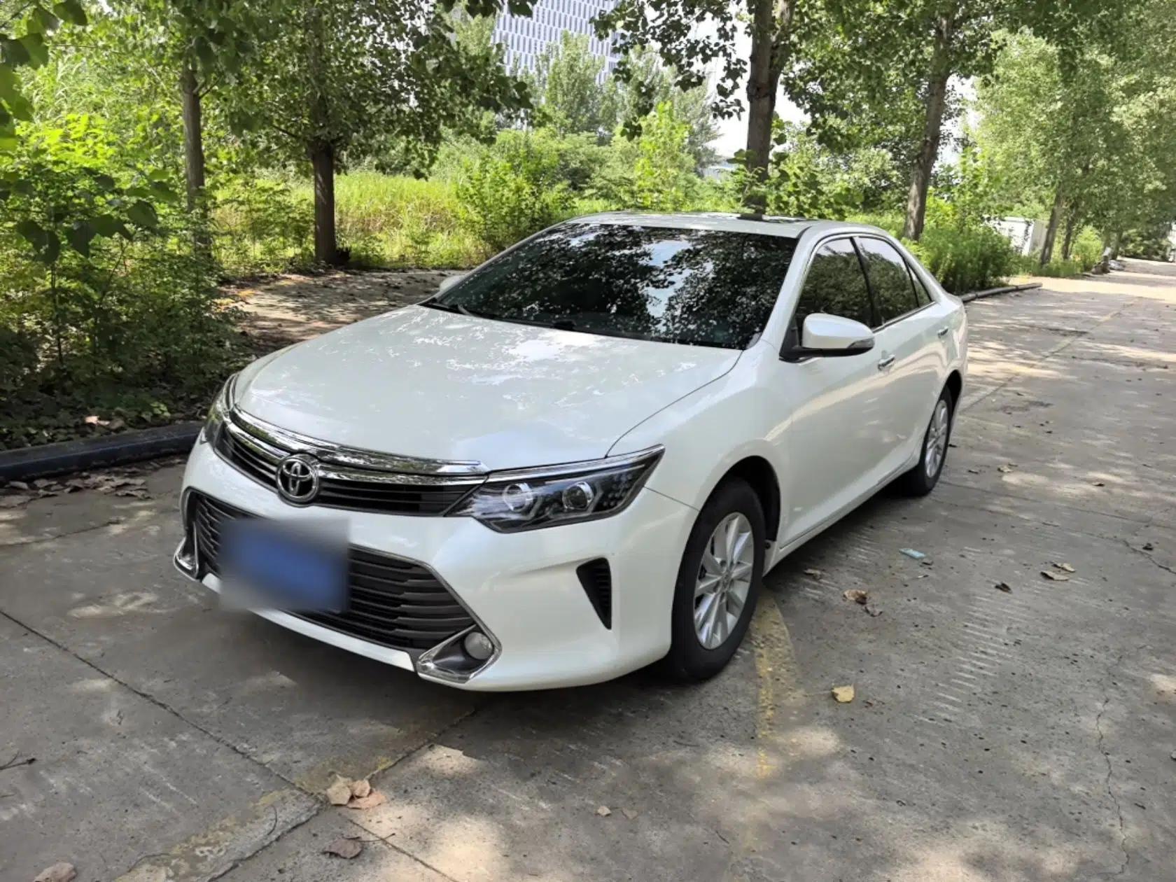 Toyota Camry 2015 2.0G Premier Edition — миниатюра 1