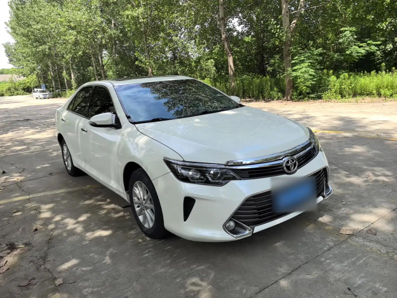 Toyota Camry 2015 2.0G Premier Edition — миниатюра 3