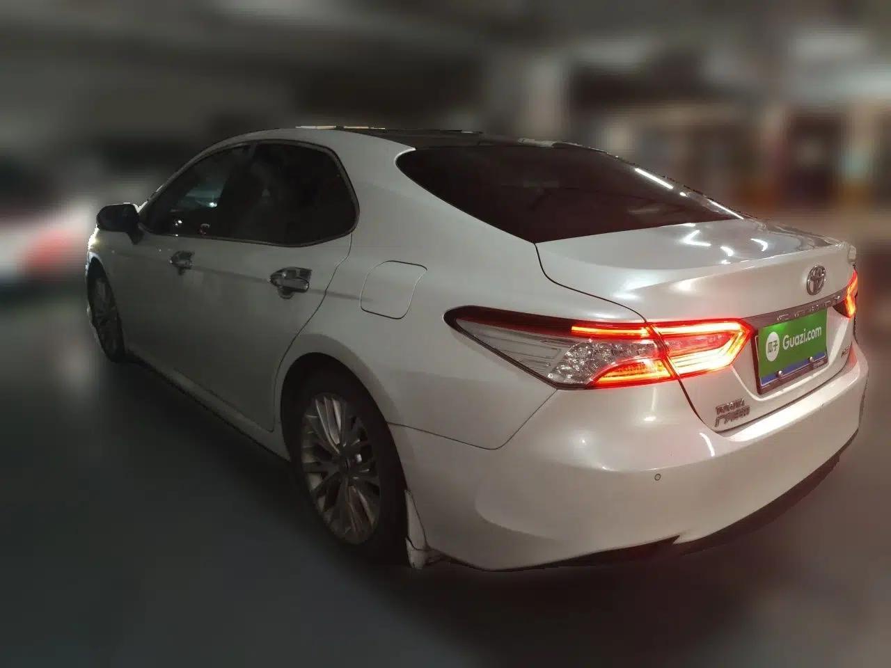 Toyota Camry 2018 2.5G Luxury Edition — миниатюра 4