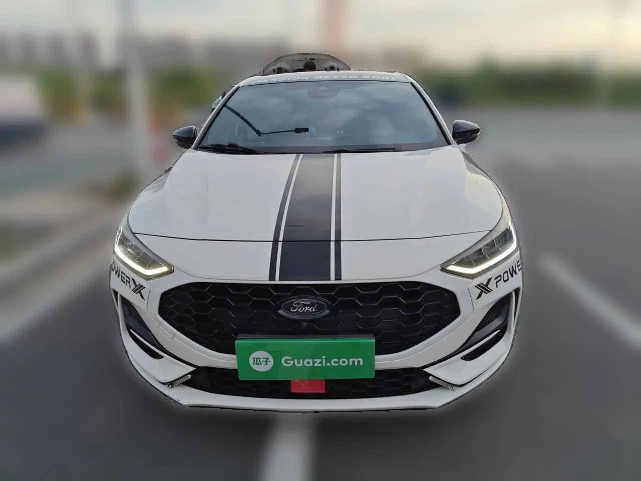 Ford Focus 2022 Sedan EcoBoost 180 Automatic ST Line — миниатюра 2